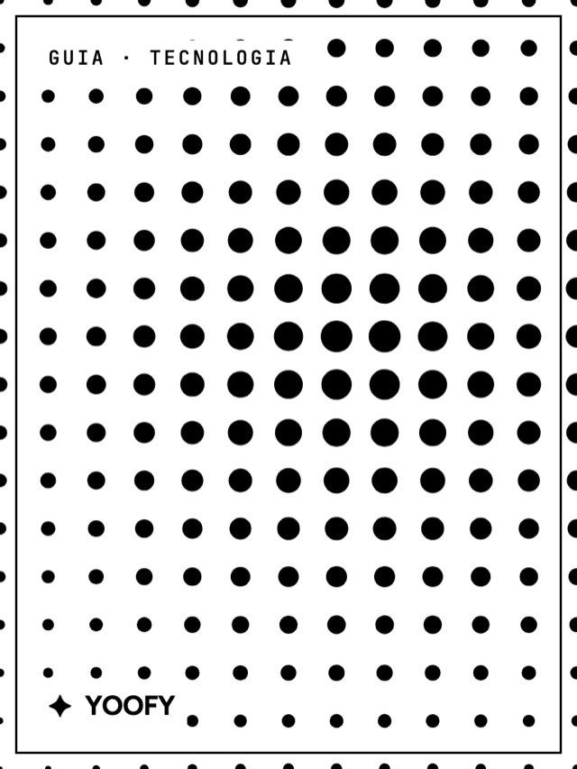 Dois nós de roteador mesh brancos sobre estante de madeira em sala de estar iluminada por luz natural